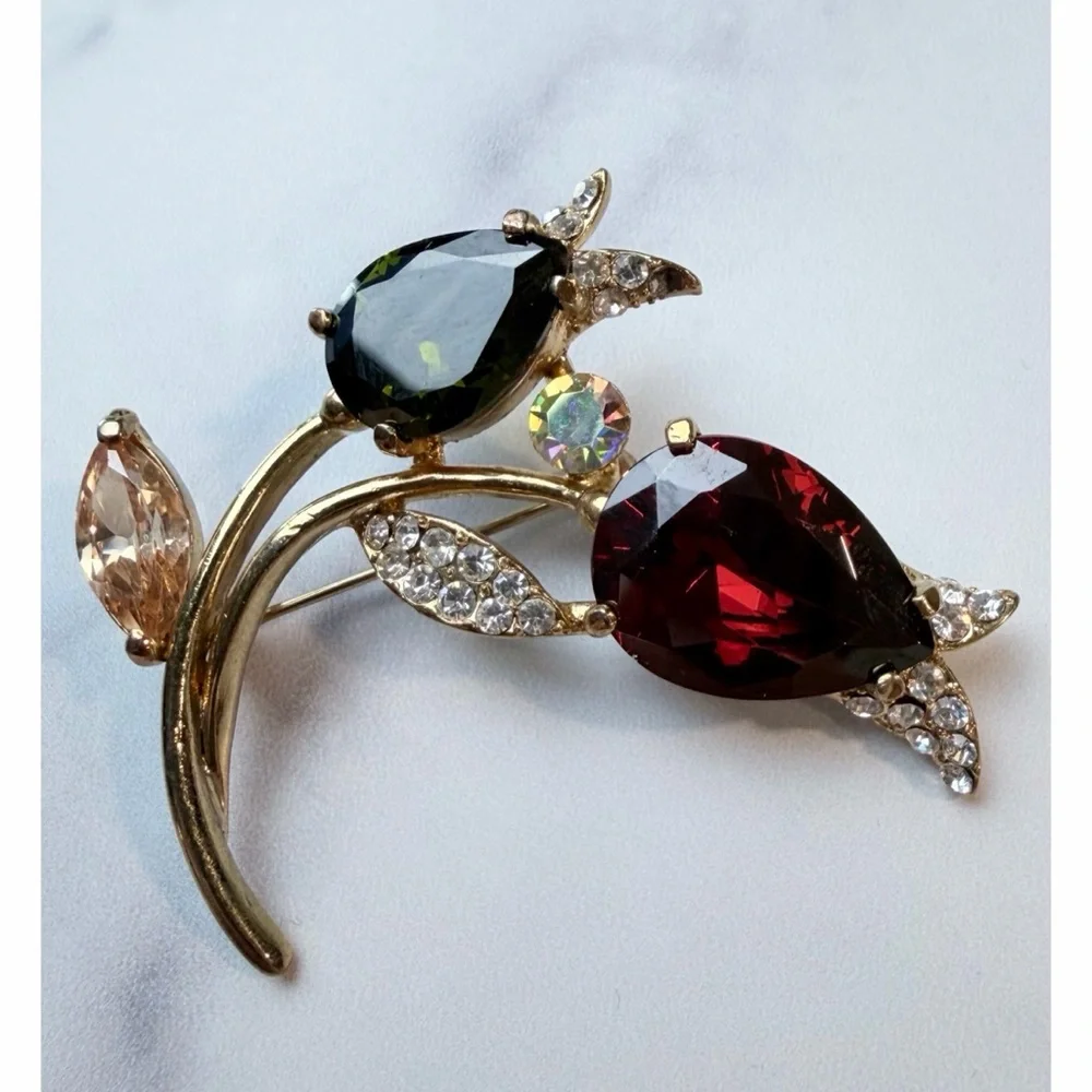 (VTG) Red/Green Rhinestone Gold-Tone Floral Brooch - Picture 5 of 13